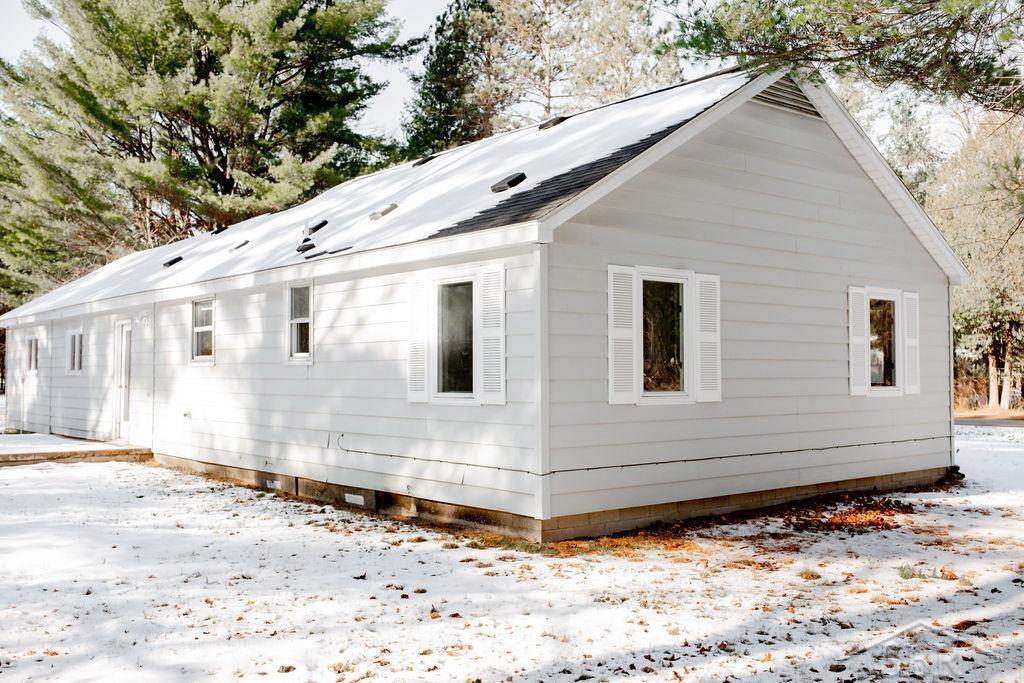 205 Clendening Road Gladwin, MI 48624 - Photo 6 of 29 50096932-5.JPG