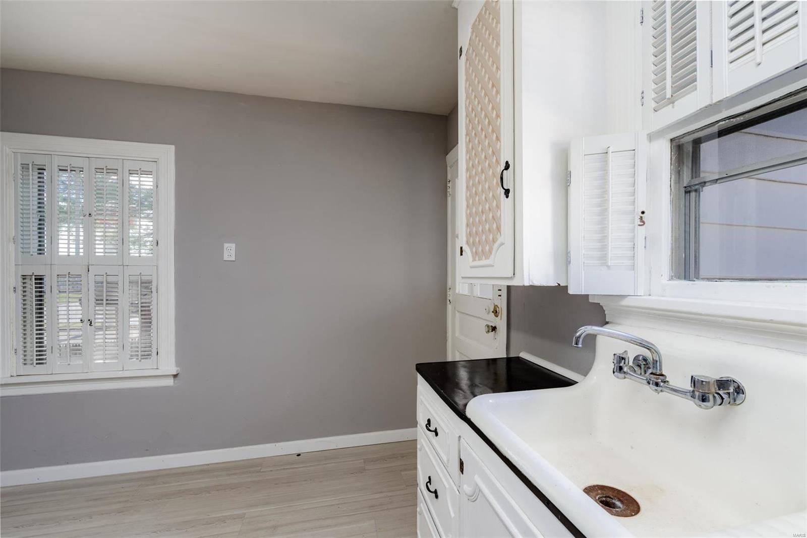 11845 Benham Road Florissant, MO 63033 - Photo 14 of 28