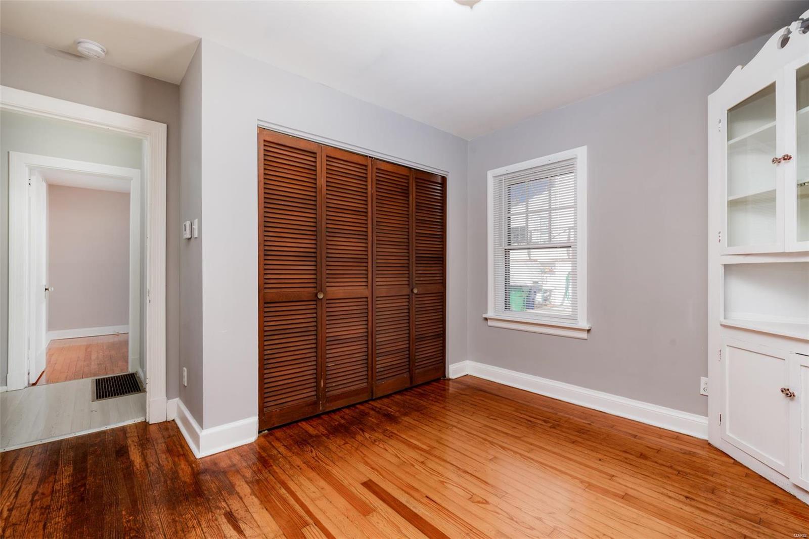 11845 Benham Road Florissant, MO 63033 - Photo 5 of 28