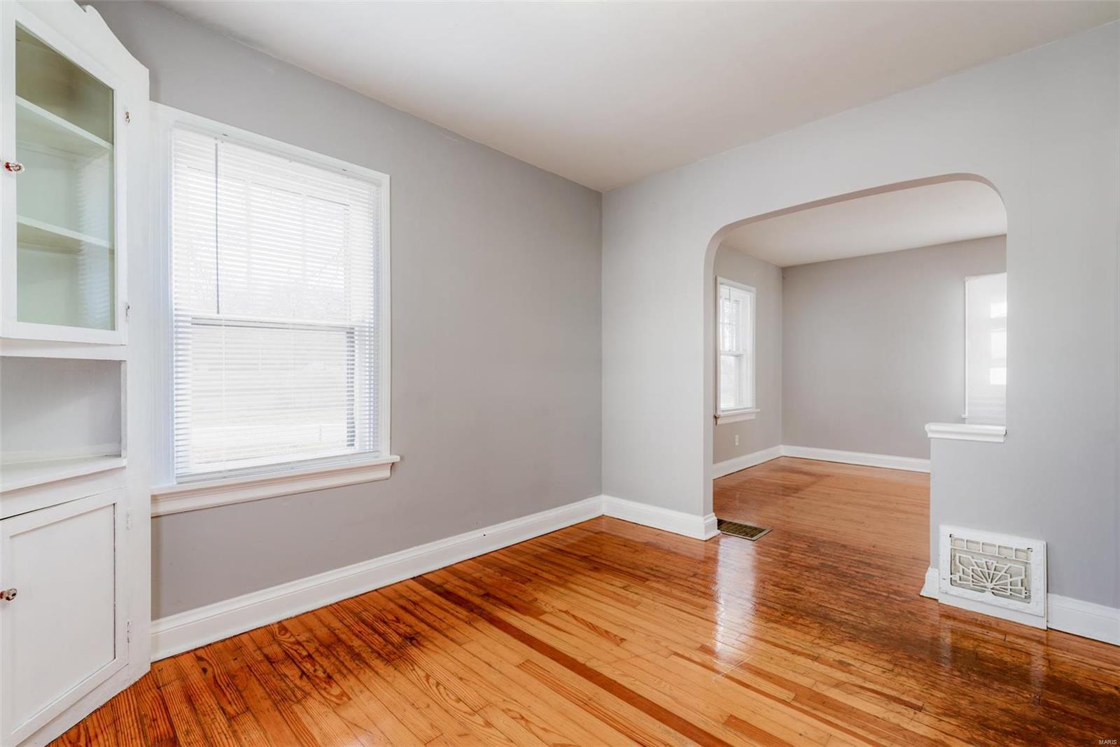 11845 Benham Road Florissant, MO 63033 - Photo 6 of 28