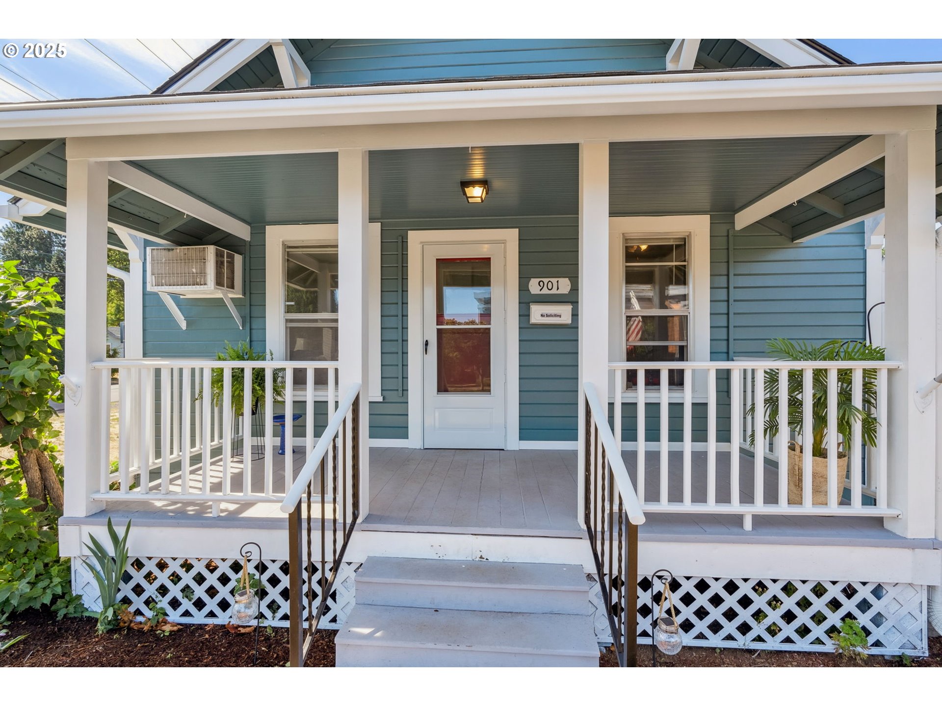1108 9th Street Hood River, OR 97031 - Photo 21 of 44 front view of a house
