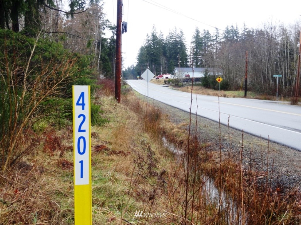 4201 East Grapeview Loop Road Grapeview, WA 98546 - Photo 3 of 9 Gallery Image 3