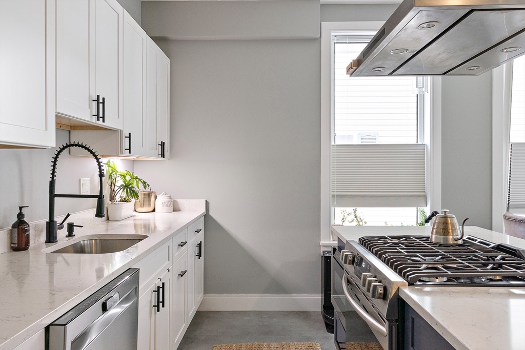 47 Morris Street, Unit A Boston, MA 02128 - Photo 10 of 17