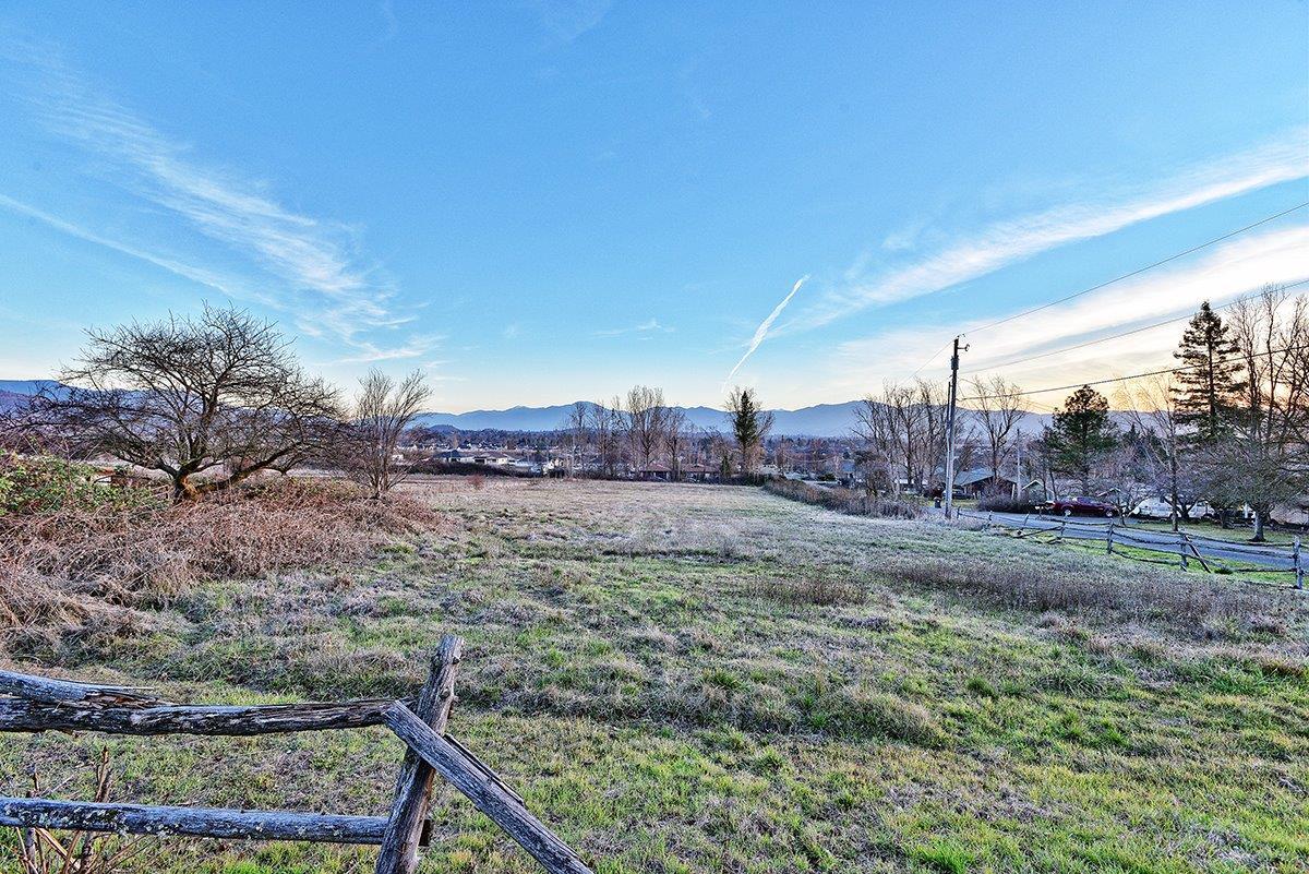 3968 Springbrook Road Medford, OR 97504 - Photo 11 of 25 Additional Photo