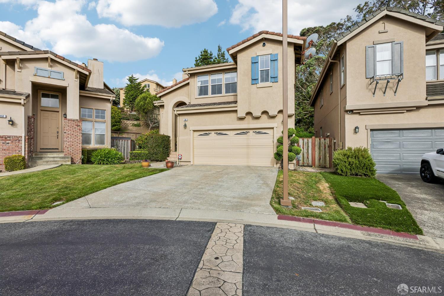 356 View Point Court Pacifica, CA 94044 - Photo 2 of 41