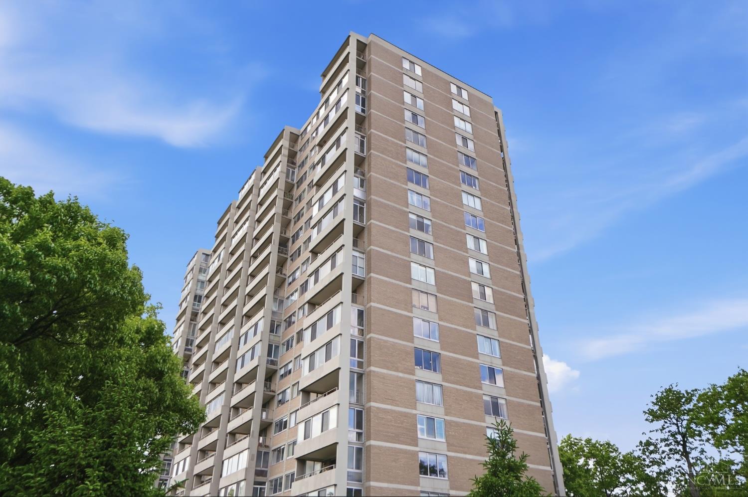 2324 Madison Road, Unit 303 Cincinnati, OH 45208 - Photo 1 of 33