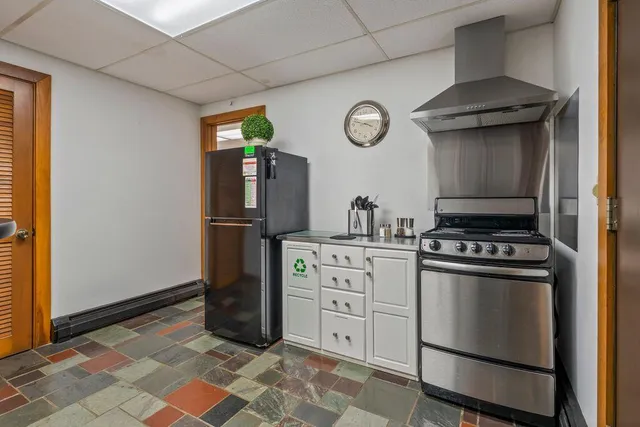 $679,000 | 2 Flynn Road, Raymond, ME 04071