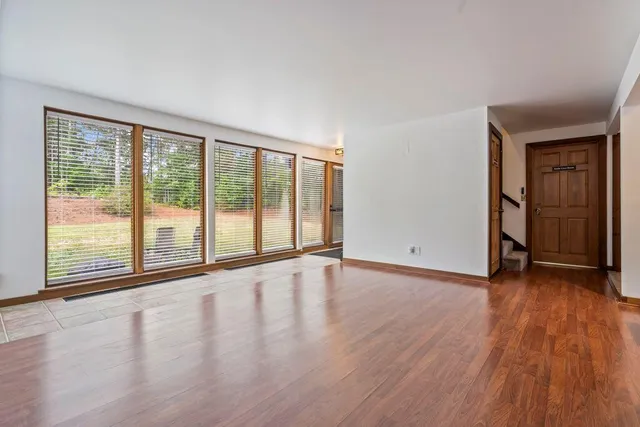 $679,000 | 2 Flynn Road, Raymond, ME 04071