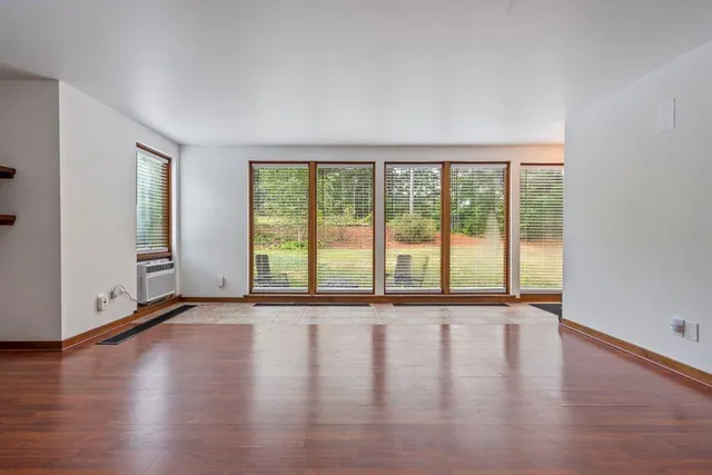 $679,000 | 2 Flynn Road, Raymond, ME 04071