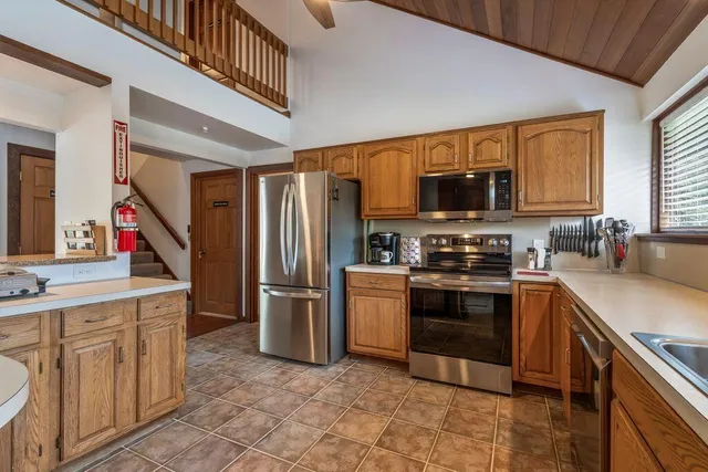 $679,000 | 2 Flynn Road, Raymond, ME 04071