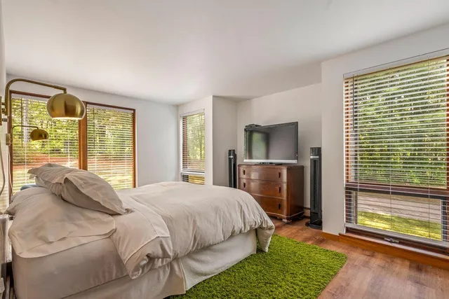 $679,000 | 2 Flynn Road, Raymond, ME 04071