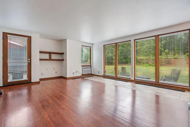 $679,000 | 2 Flynn Road, Raymond, ME 04071