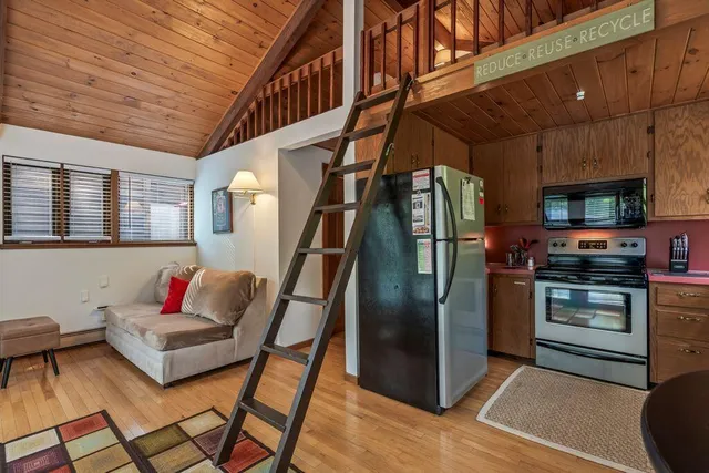 $679,000 | 2 Flynn Road, Raymond, ME 04071