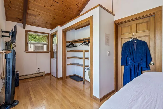 $679,000 | 2 Flynn Road, Raymond, ME 04071