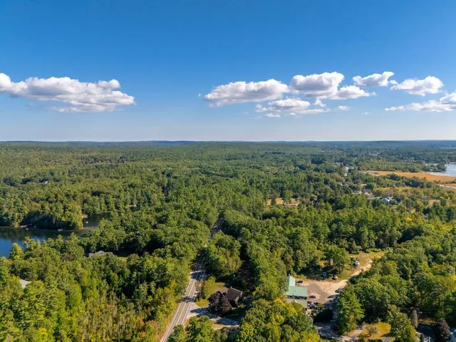 $679,000 | 2 Flynn Road, Raymond, ME 04071