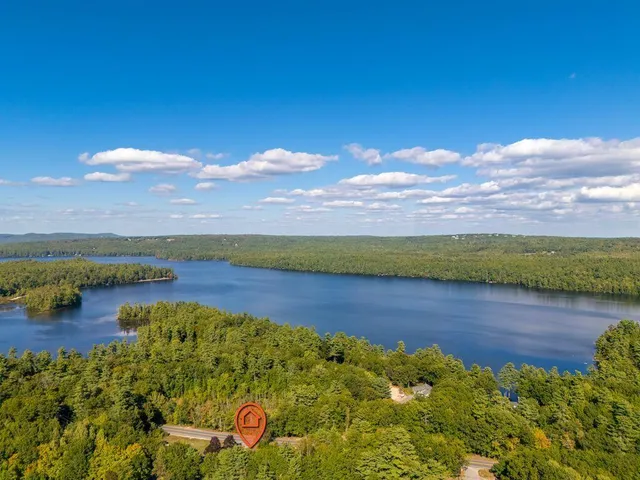 $679,000 | 2 Flynn Road, Raymond, ME 04071