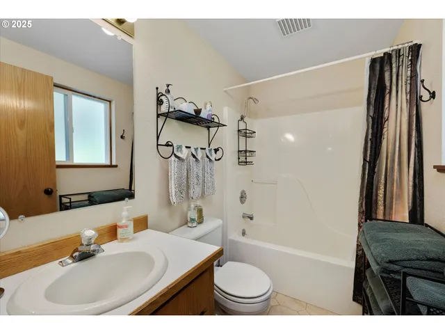 $699,969 | 71848 North Shore Drive, Birkenfeld, OR 97016