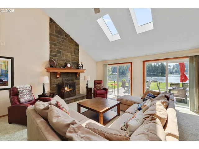 $699,969 | 71848 North Shore Drive, Birkenfeld, OR 97016