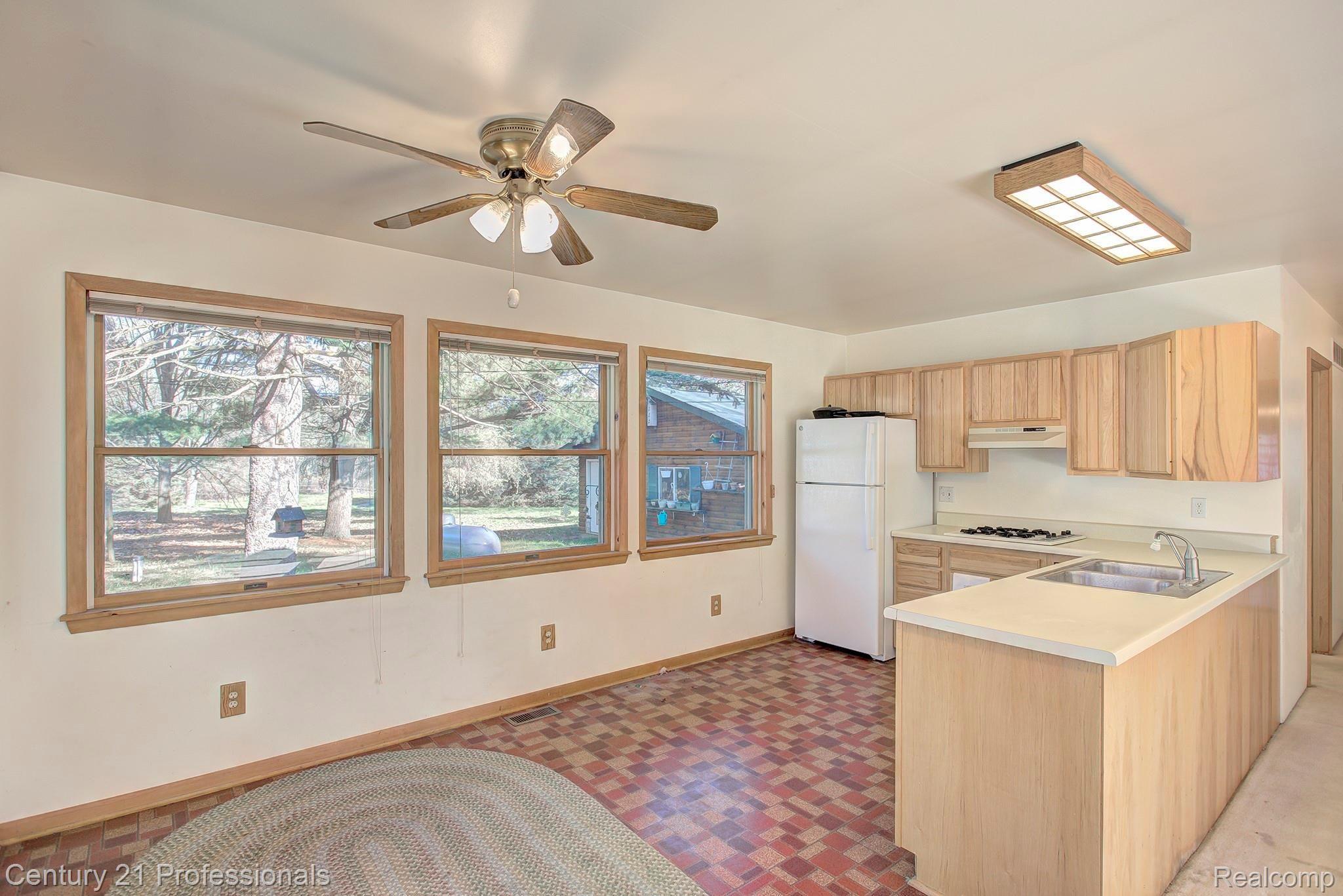 5252 Pleasant Lake Road Howell, MI 48843 - Photo 26 of 41 In-law suite Kitchen