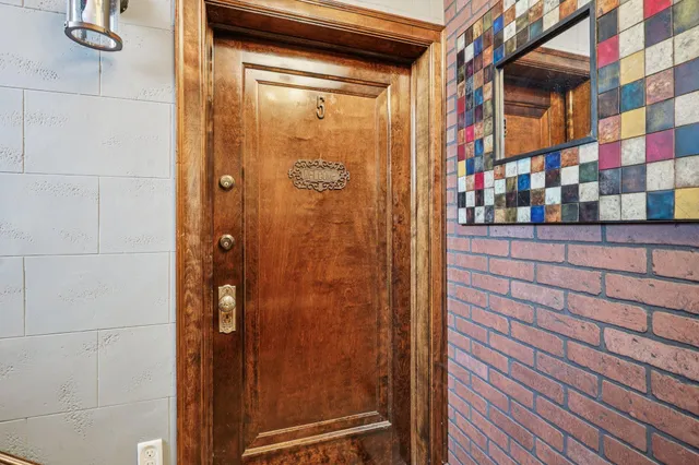 $215,000 | 3248 Emerson Avenue South, Unit 1, Minneapolis, MN 55408