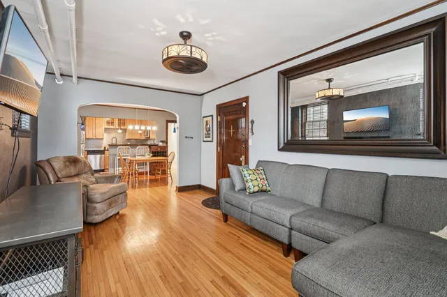 $215,000 | 3248 Emerson Avenue South, Unit 1, Minneapolis, MN 55408