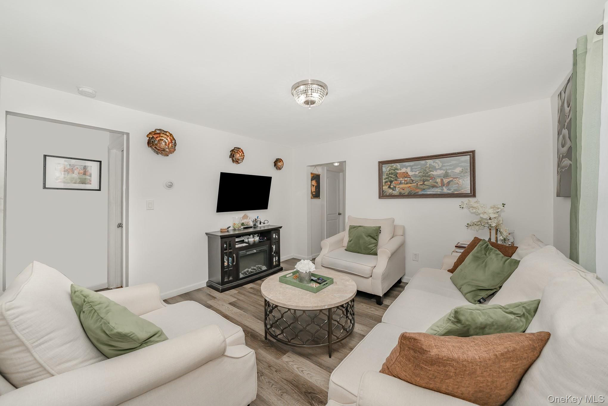 270 26th Street Copiague, NY 11726 - Photo 11 of 27