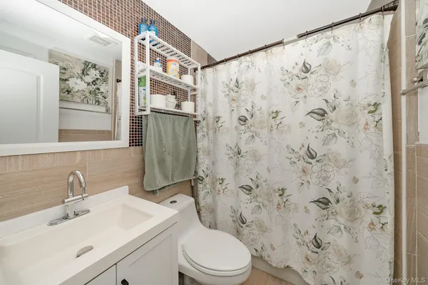 $599,999 | 270 26th Street, Copiague, NY 11726