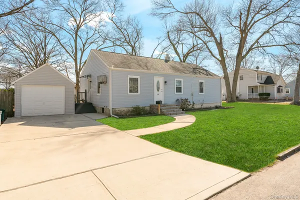 $599,999 | 270 26th Street, Copiague, NY 11726