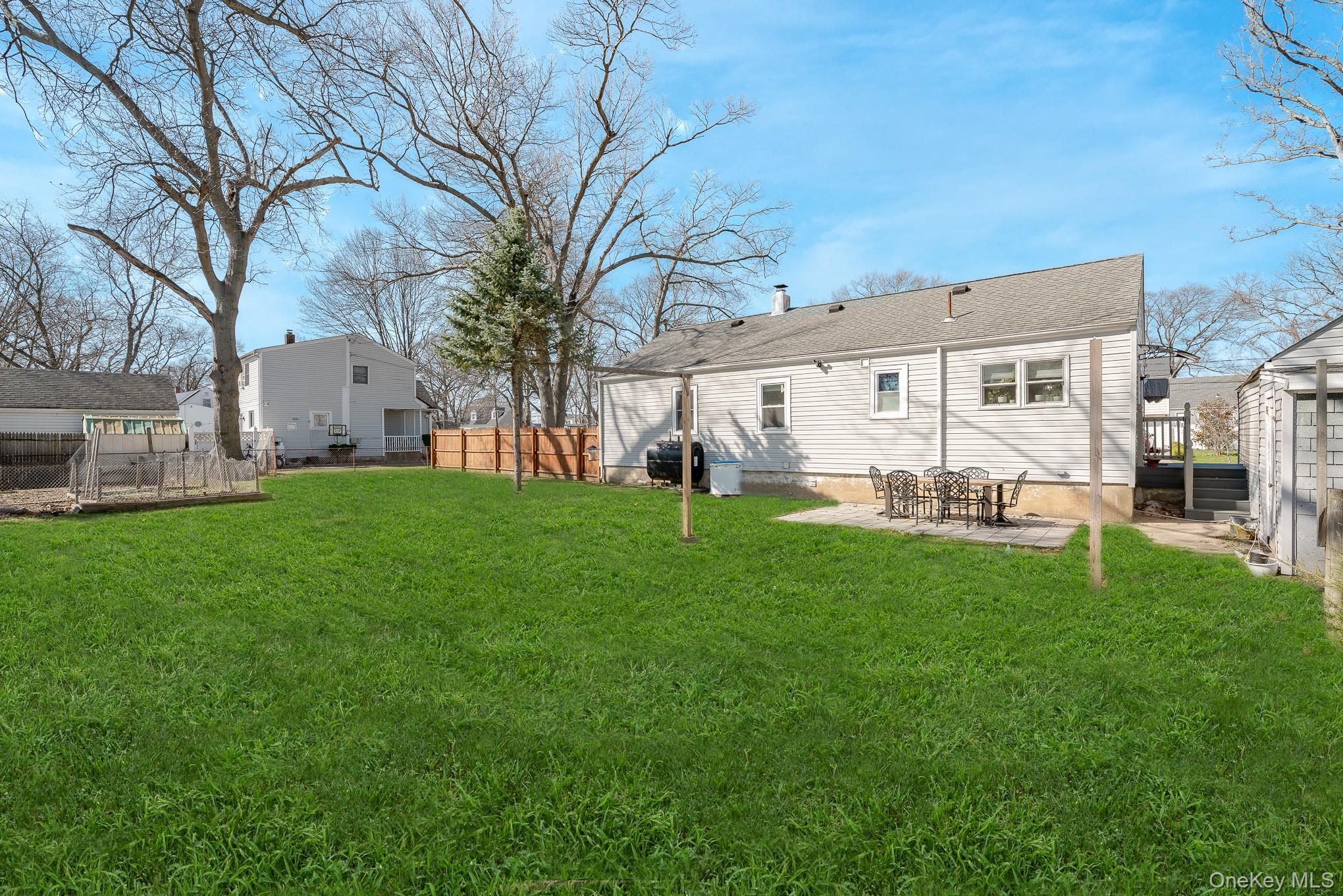 270 26th Street Copiague, NY 11726 - Photo 22 of 27