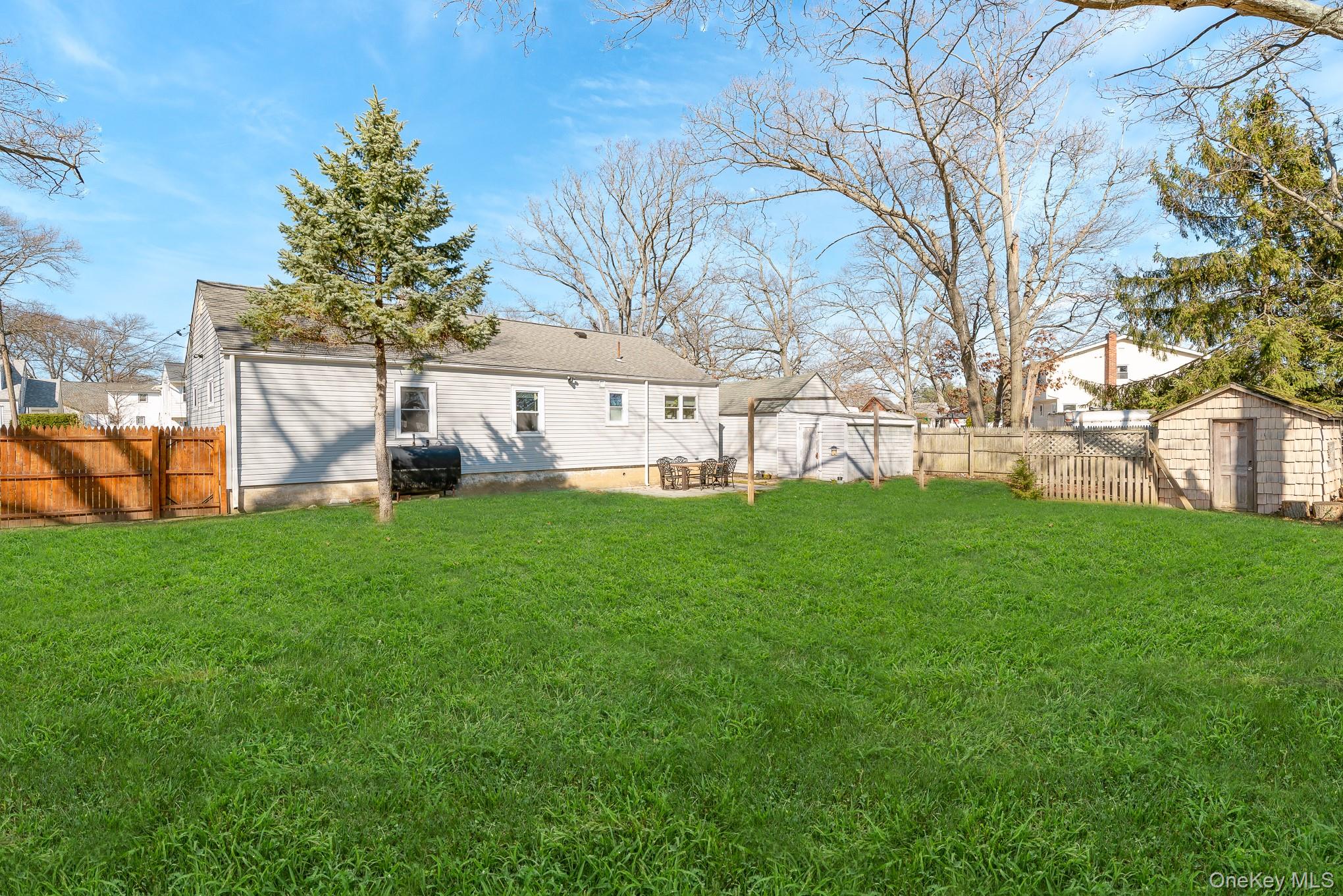 270 26th Street Copiague, NY 11726 - Photo 24 of 27
