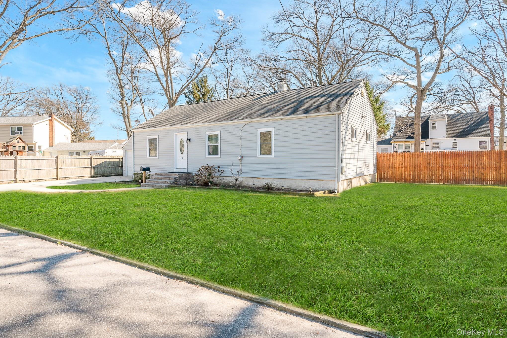 270 26th Street Copiague, NY 11726 - Photo 3 of 27