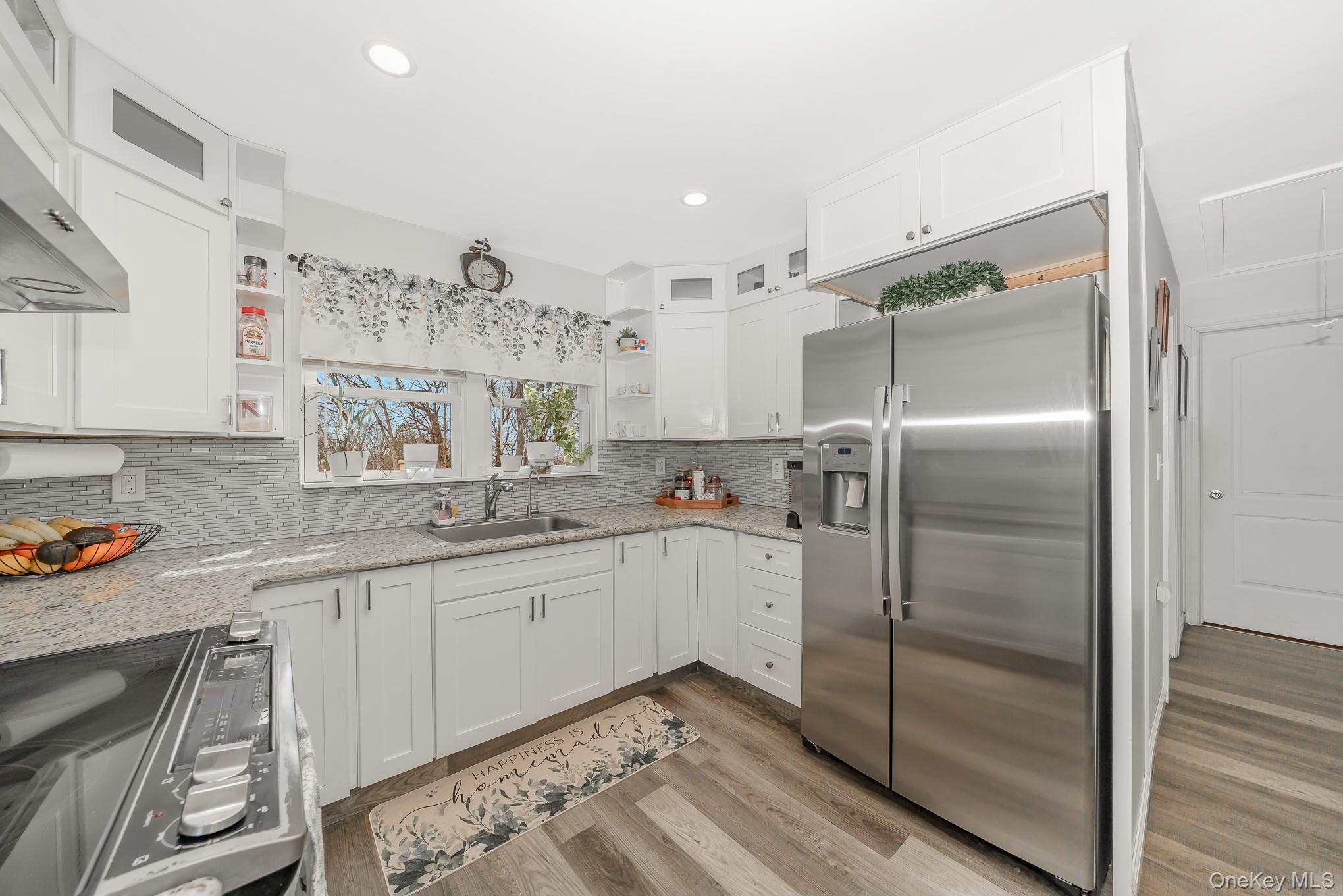 270 26th Street Copiague, NY 11726 - Photo 6 of 27