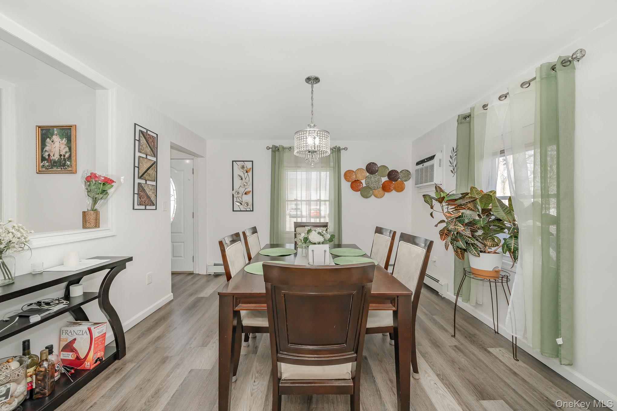 270 26th Street Copiague, NY 11726 - Photo 7 of 27