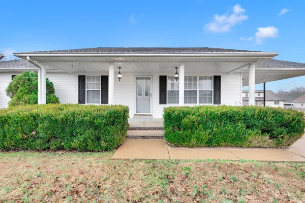 $285,000 | 685 Edgefield Drive, Hohenwald, TN 38462