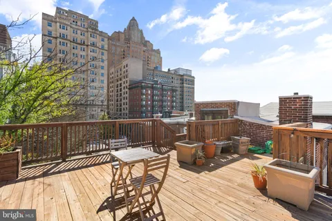 $785,000 | 1615-1617 Spruce Street, Unit 400, Philadelphia, PA 19103