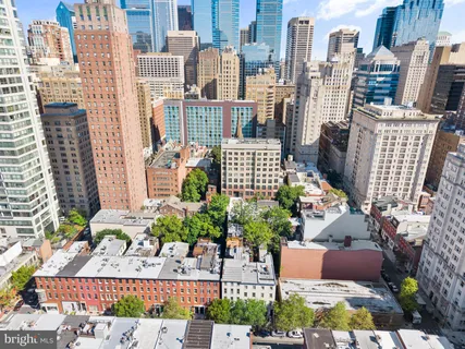 $785,000 | 1615-1617 Spruce Street, Unit 400, Philadelphia, PA 19103