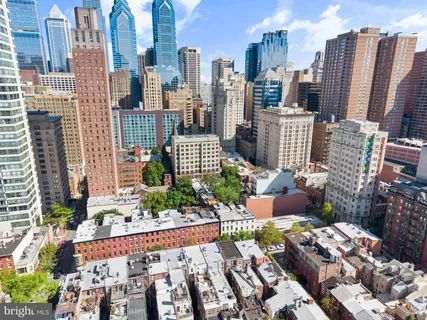 $785,000 | 1615-1617 Spruce Street, Unit 400, Philadelphia, PA 19103