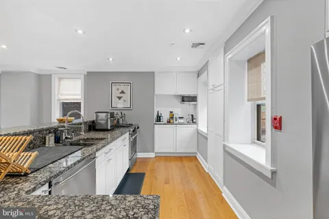 $785,000 | 1615-1617 Spruce Street, Unit 400, Philadelphia, PA 19103