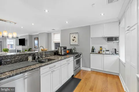 $785,000 | 1615-1617 Spruce Street, Unit 400, Philadelphia, PA 19103