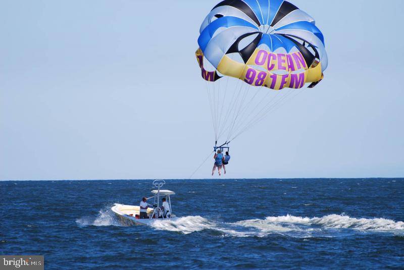 12345 Snug Harbor Road Berlin, MD 21811 - Photo 73 of 80 Parasailing
