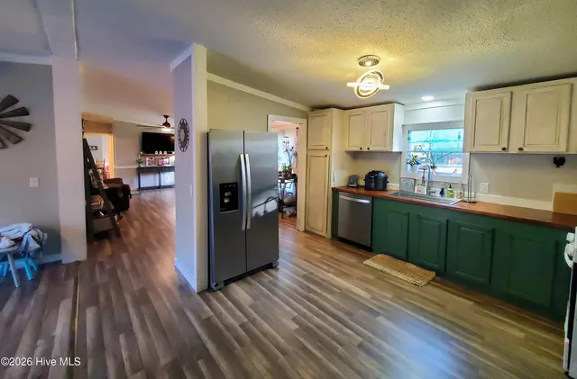 $329,000 | 3984 Pocosin Road, Lake Waccamaw, NC 28450