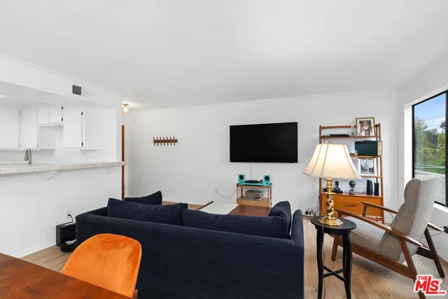 $549,000 | 3544 South Centinela Avenue, Unit 305, Los Angeles, CA 90066