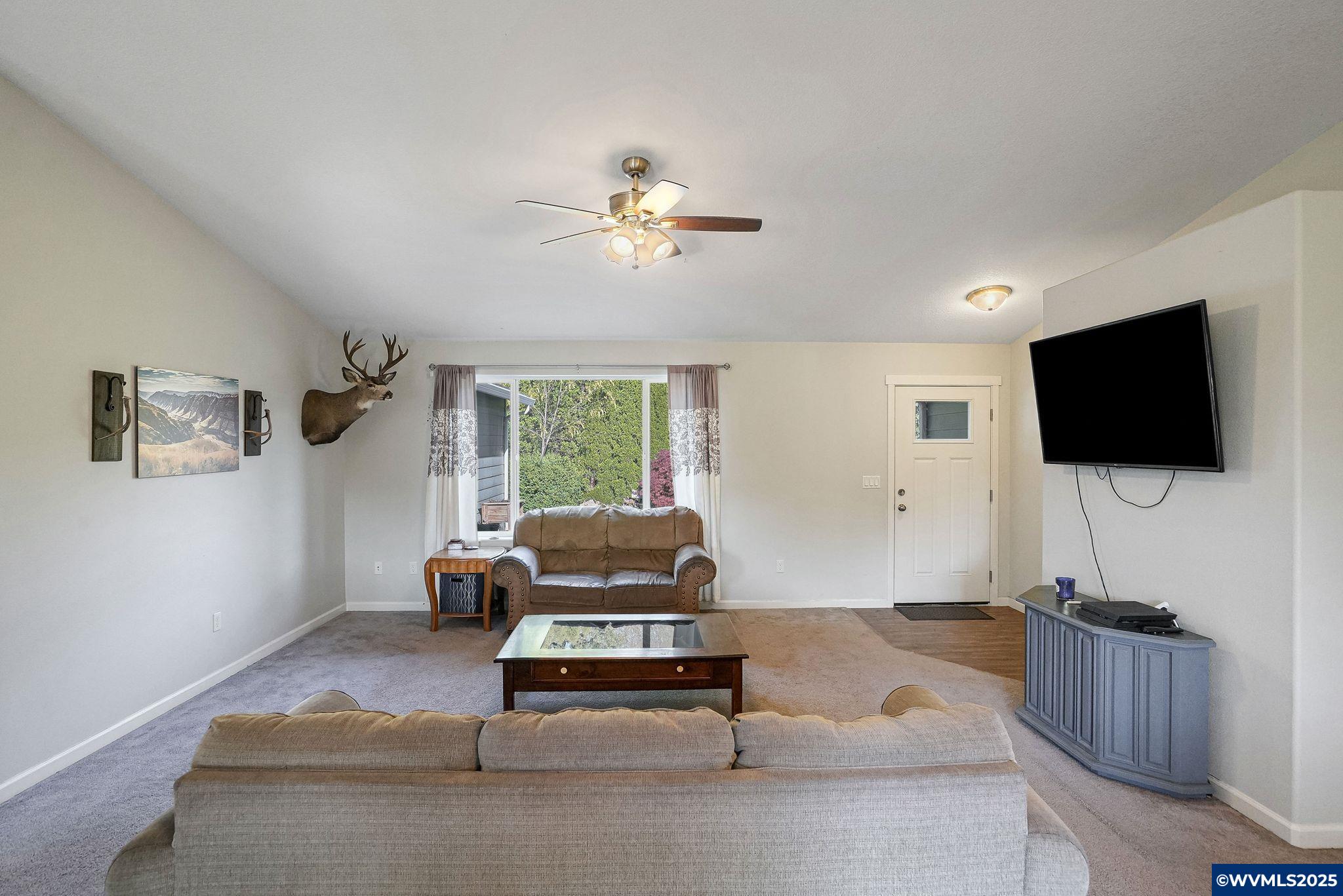 45940 River Loop Lyons, OR 97358 - Photo 7 of 37 Gallery Image 7