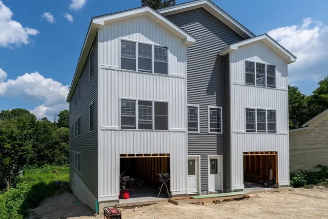 $479,900 | 17 Crosby Street, Unit B, Webster, MA 01570