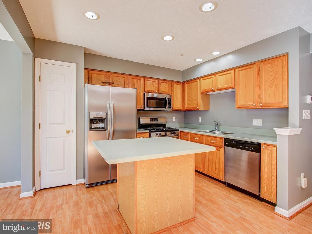 2648 Summers Ridge Drive Odenton, MD 21113 - Photo 5 of 27 Kitchen