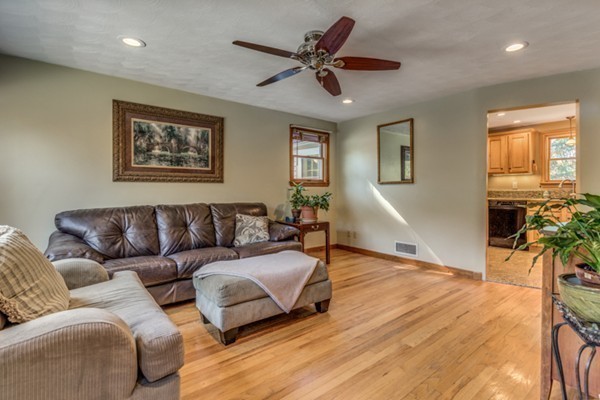 19 Wilmington Road Burlington, MA 01803 - Photo 8 of 28 Gallery Image 8