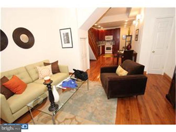 1712 Rodman Street Philadelphia, PA 19146 - Photo 4 of 8 Living Room