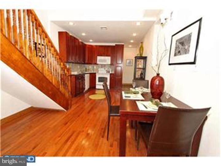 1712 Rodman Street Philadelphia, PA 19146 - Photo 6 of 8 Living Room