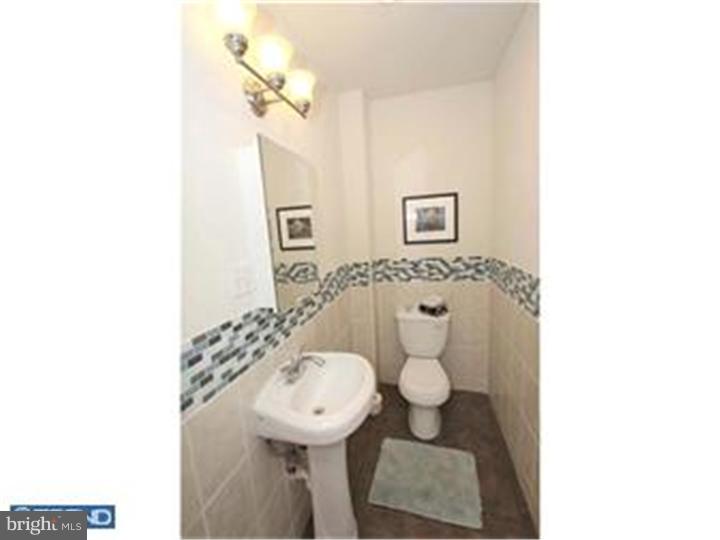 1712 Rodman Street Philadelphia, PA 19146 - Photo 7 of 8 Bathroom