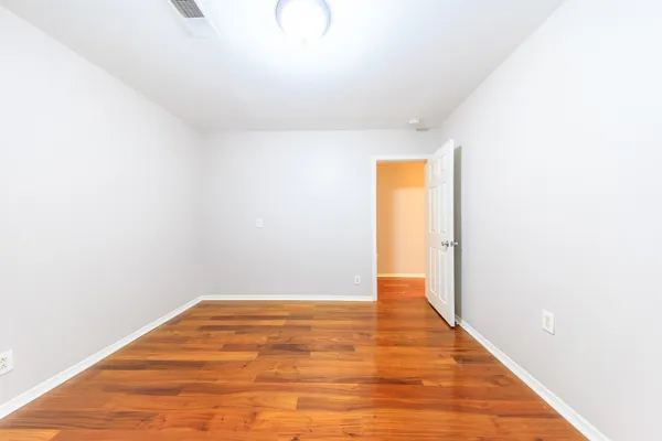 $2,300 | 891 West Sharpe Avenue, Nashville, TN 37206